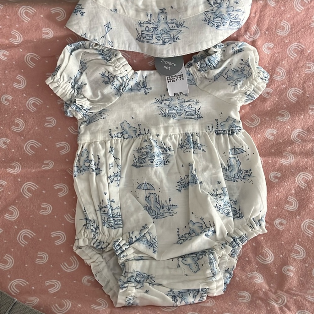 NWT Baby Gap cotton romper with matching sun hat size 0-3m